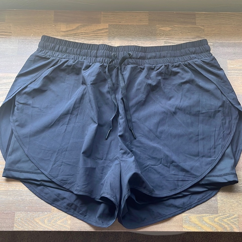Buff bunny lifesaver shorts